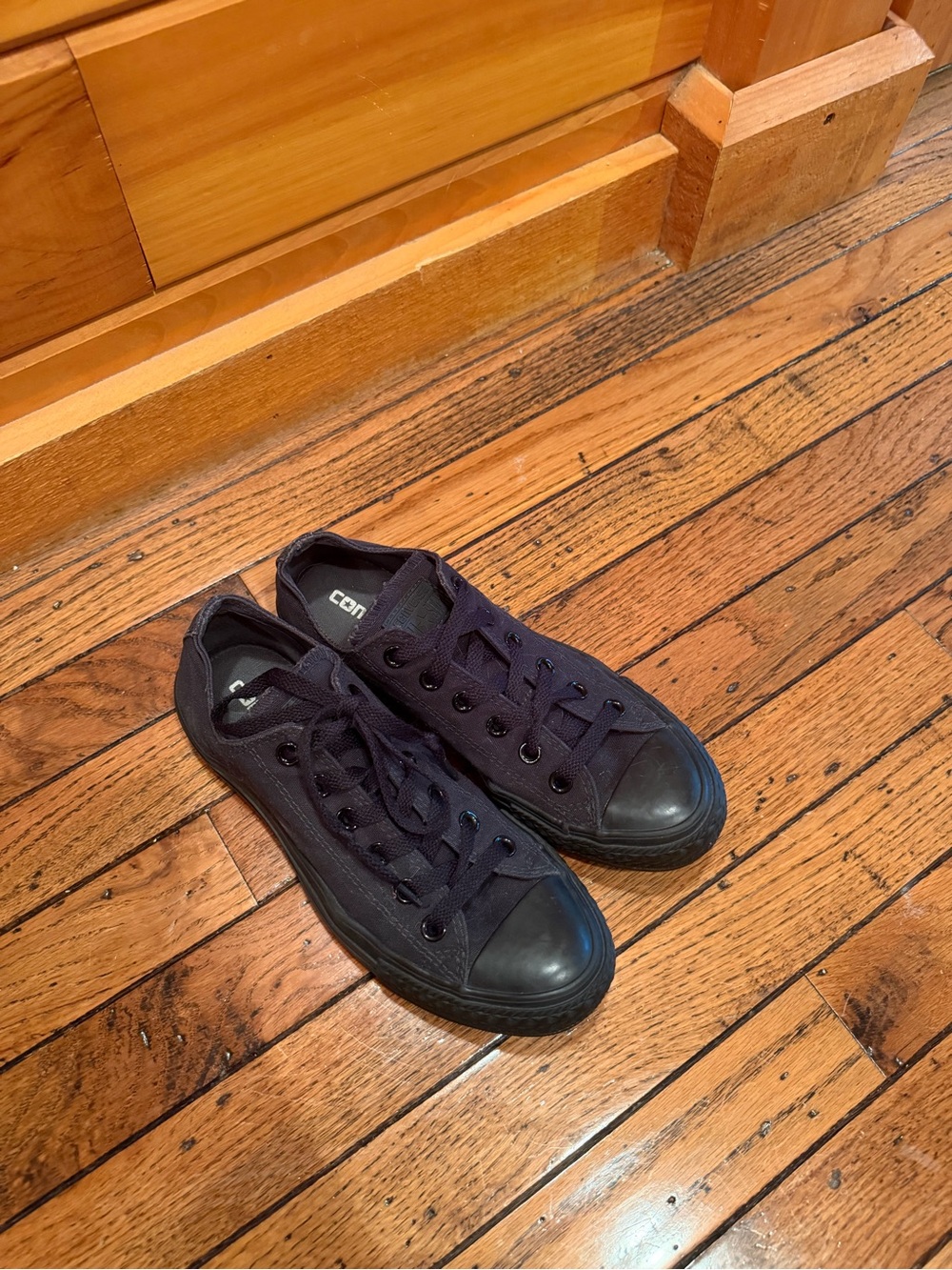 Converse Men’s Low Top Canvas Sneakers All Black